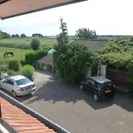 לינה וארוחת בוקר De Kleine Wijngaard 4*