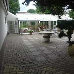 לינה וארוחת בוקר De Kleine Wijngaard 4*